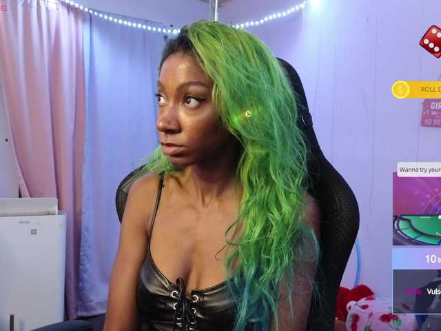 Mocha17 live cam on BongaCams