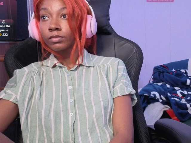 Mocha17 live cam on BongaCams