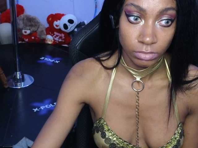 Mocha17 live cam on BongaCams