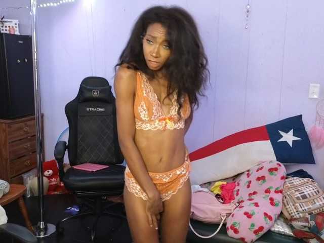 Mocha17 live cam on BongaCams
