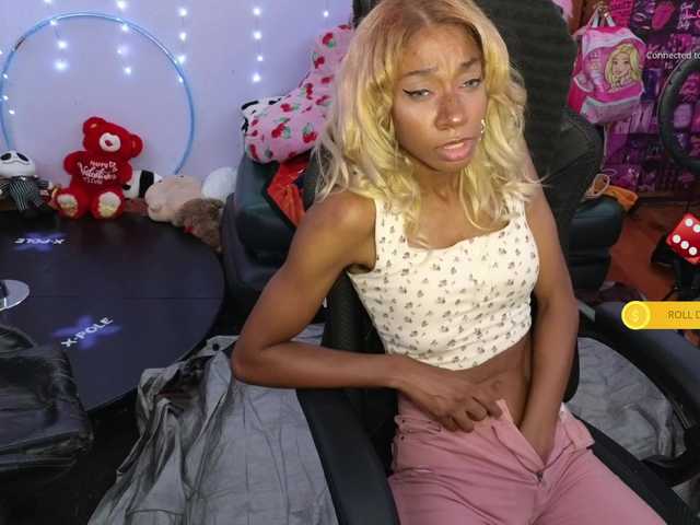 Mocha17 live cam on BongaCams
