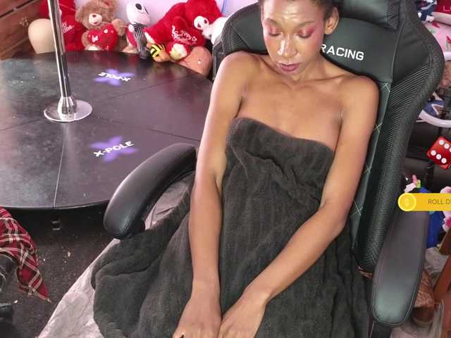 Mocha17 live cam on BongaCams