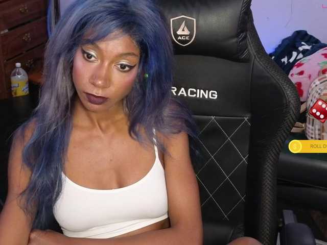 Mocha17 live cam on BongaCams