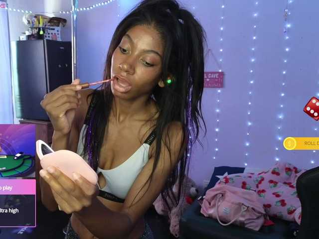Mocha17 live cam on BongaCams