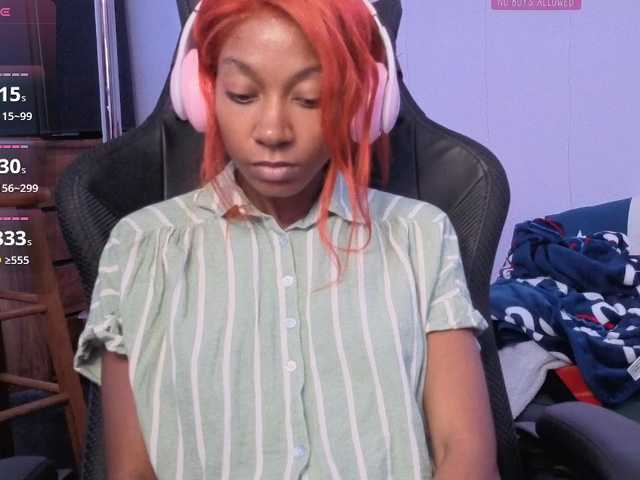 Mocha17 live cam on BongaCams