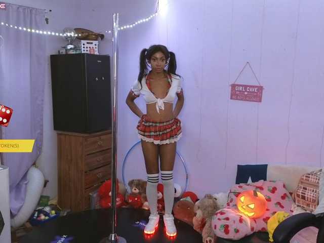 Mocha17 live cam on BongaCams