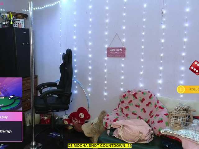 Mocha17 live cam on BongaCams