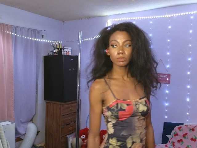 Mocha17 live cam on BongaCams