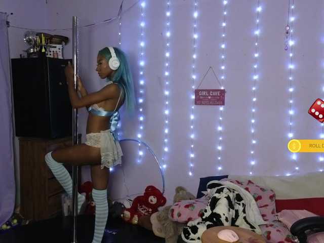 Mocha17 live cam on BongaCams