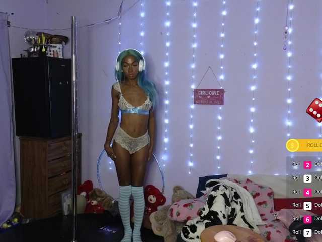 Mocha17 live cam on BongaCams
