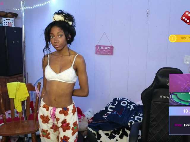 Mocha17 live cam on BongaCams