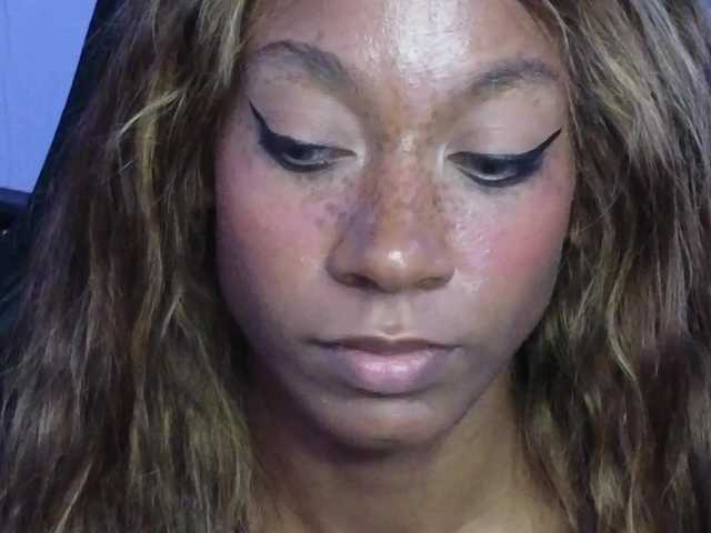 Mocha17 live cam on BongaCams