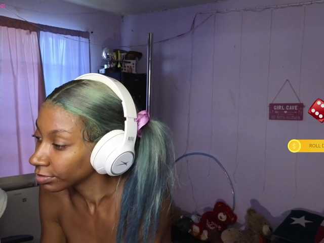 Mocha17 live cam on BongaCams