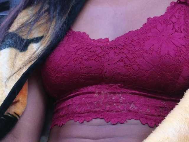 Mocha17 live cam on BongaCams