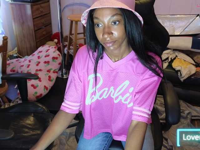 Mocha17 live cam on BongaCams