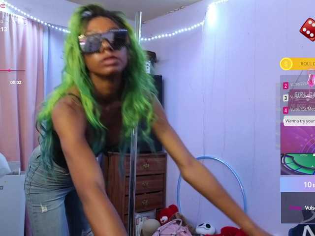 Mocha17 live cam on BongaCams