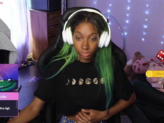 Mocha17 live cam on BongaCams