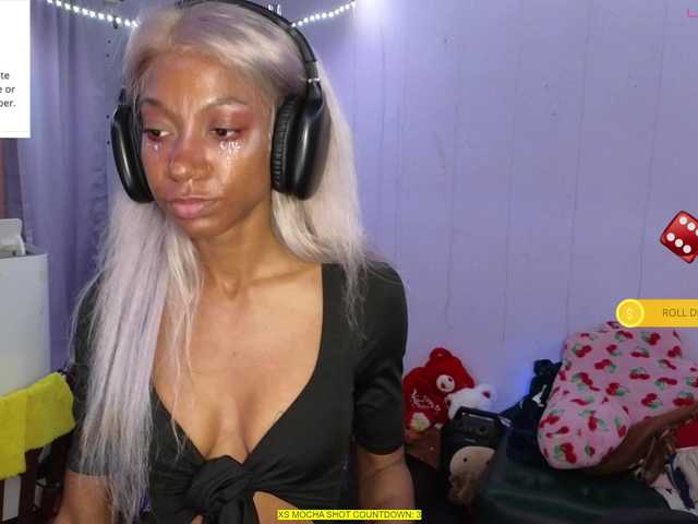 Mocha17 live cam on BongaCams