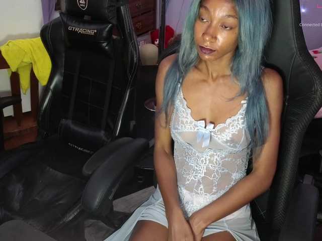 Mocha17 live cam on BongaCams