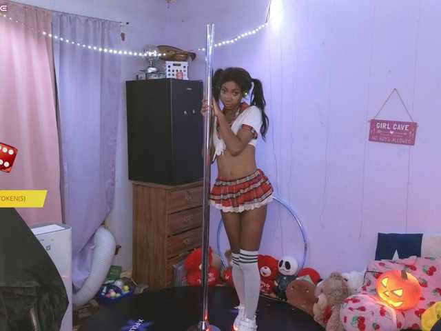 Mocha17 live cam on BongaCams