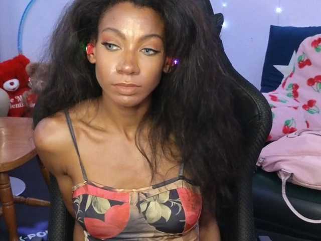 Mocha17 live cam on BongaCams