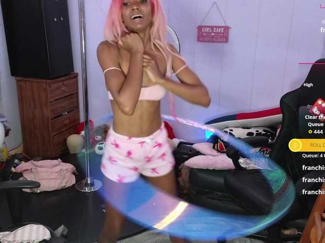 Mocha17 live cam on BongaCams