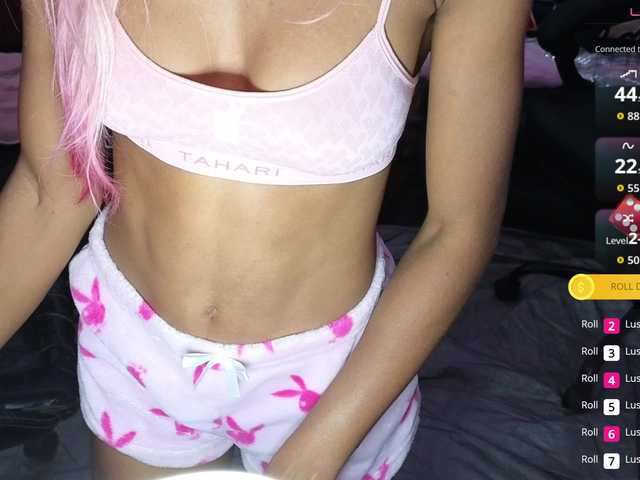 Mocha17 live cam on BongaCams