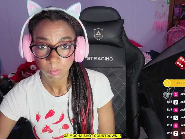 Mocha17 live cam on BongaCams