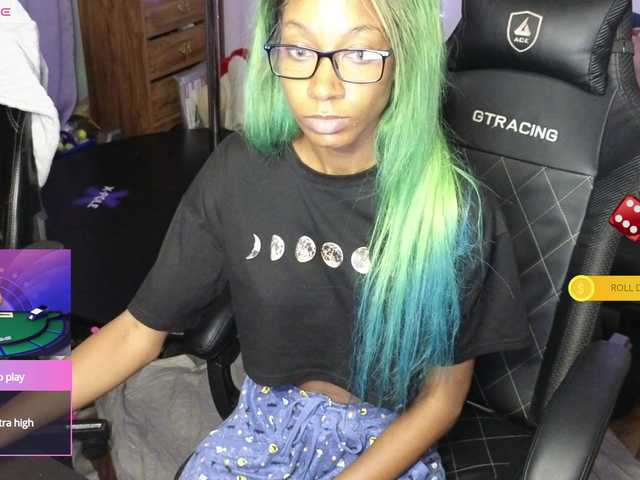 Mocha17 live cam on BongaCams