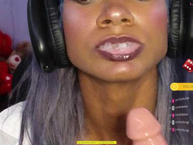 Mocha17 live cam on BongaCams