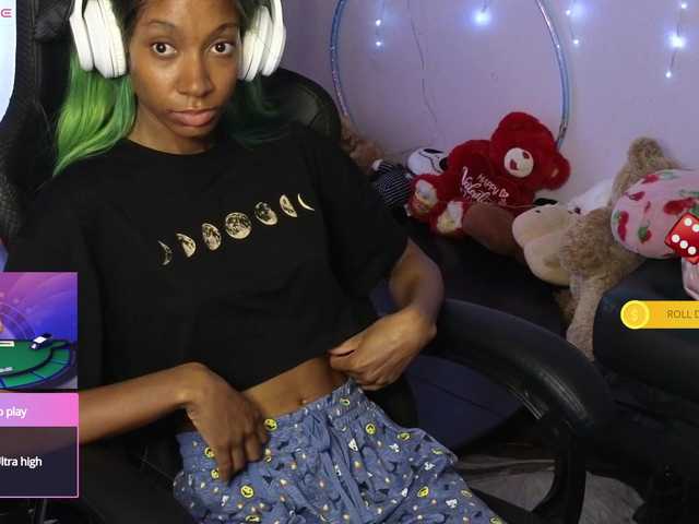 Mocha17 live cam on BongaCams