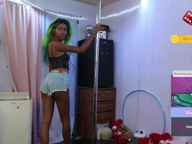 Mocha17 live cam on BongaCams