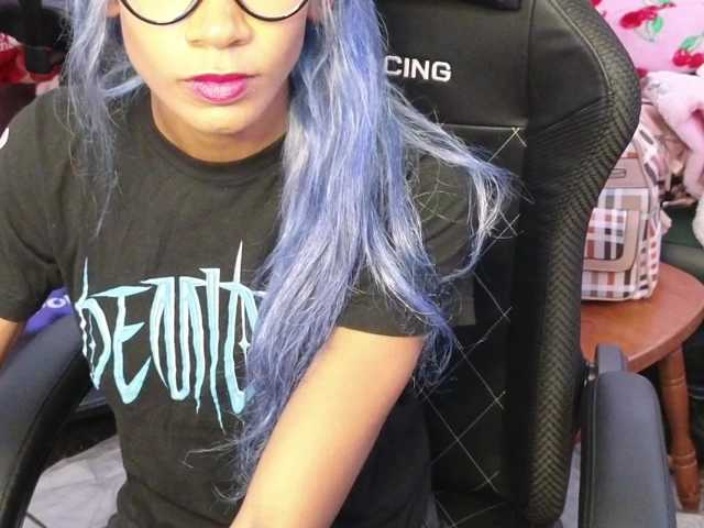 Mocha17 live cam on BongaCams
