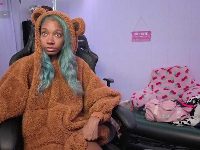 Mocha17 live cam on BongaCams