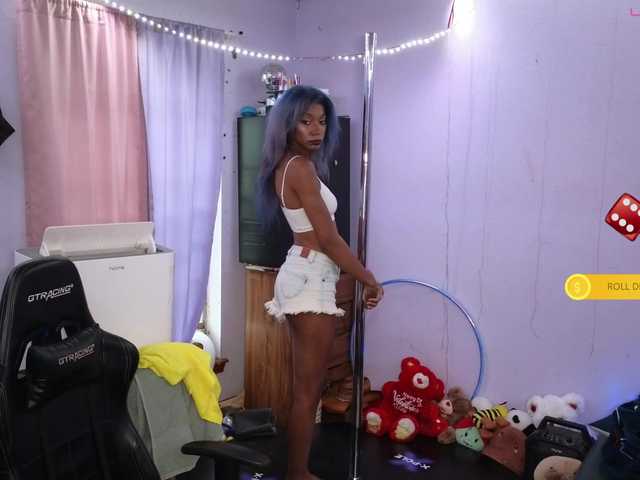 Mocha17 live cam on BongaCams