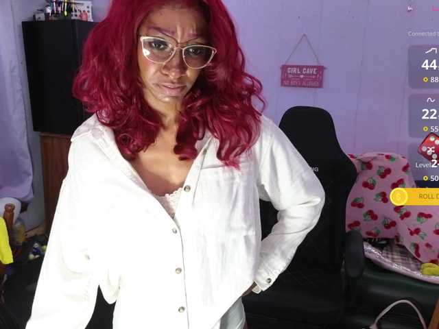 Mocha17 live cam on BongaCams