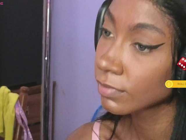 Mocha17 live cam on BongaCams