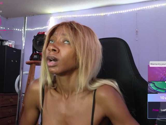 Mocha17 live webcam show