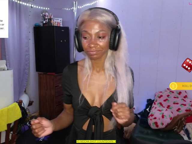 Mocha17 live cam on BongaCams