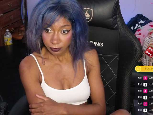 Mocha17 live cam on BongaCams
