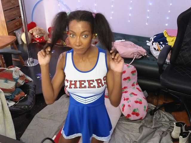 Mocha17 live cam on BongaCams