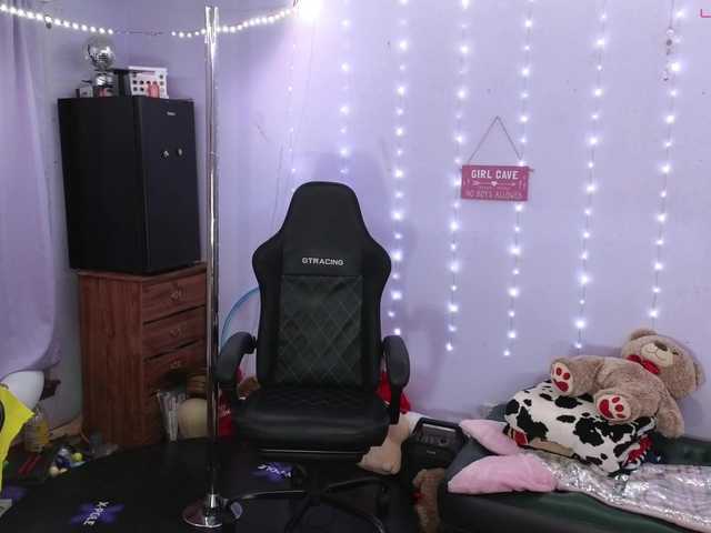 Mocha17 live cam on BongaCams
