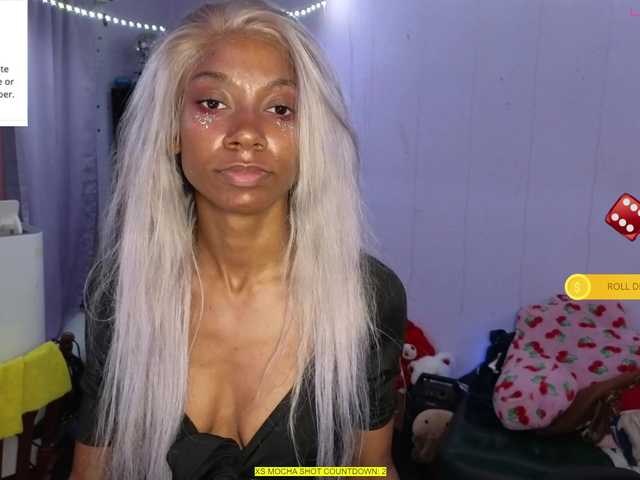Mocha17 live cam on BongaCams