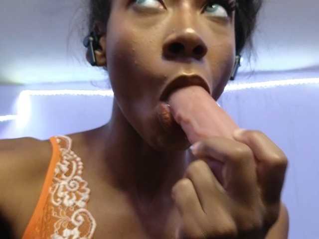 Mocha17 live cam on BongaCams