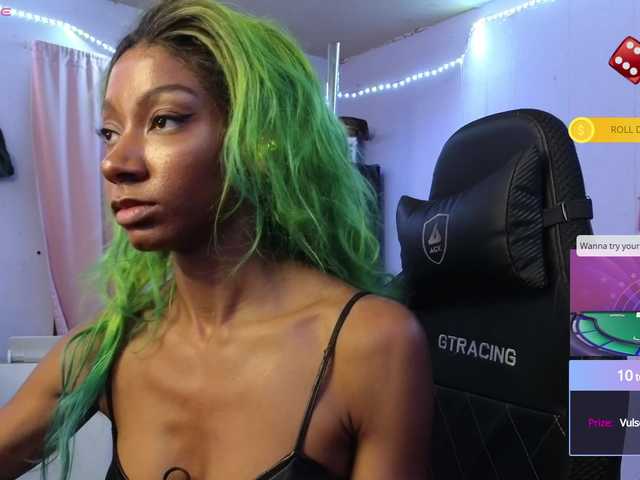 Mocha17 live cam on BongaCams