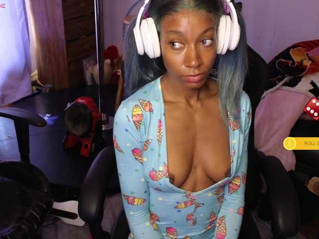 Mocha17 live cam on BongaCams