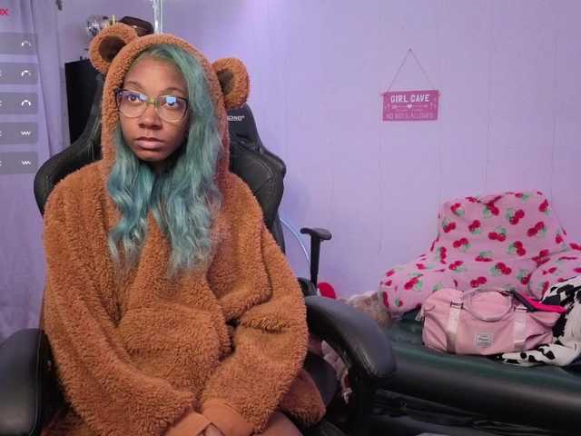 Mocha17 live cam on BongaCams