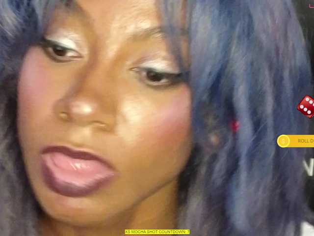 Mocha17 live cam on BongaCams
