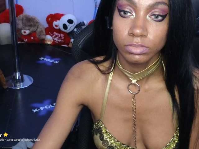 Mocha17 live cam on BongaCams