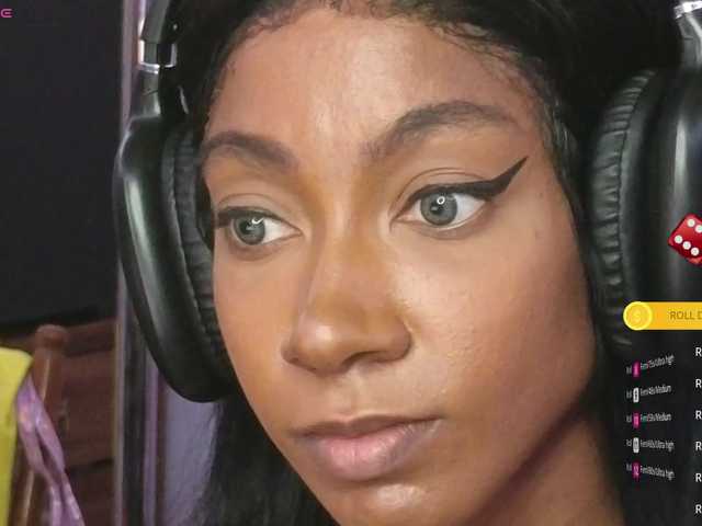 Mocha17 live cam on BongaCams